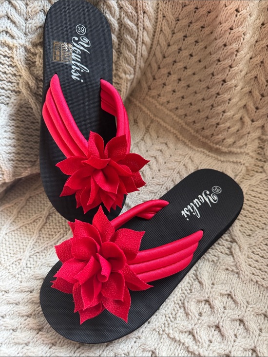 youlisi Shoes - Women’s Black Sandal with Red Floral Accent